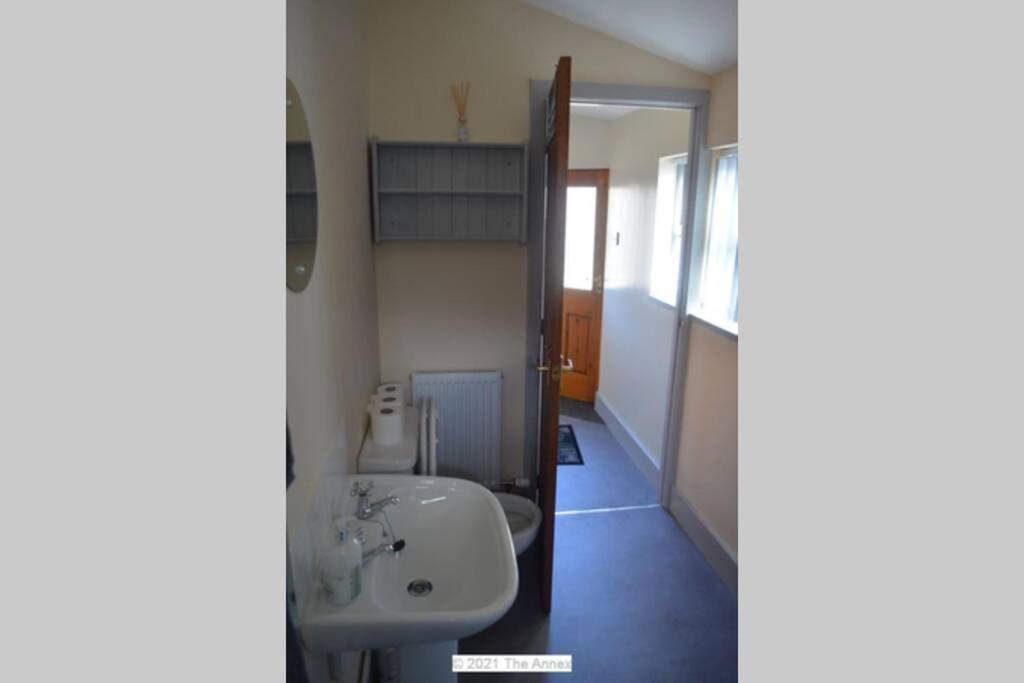 Apartment The Annex Self Catering Wifi Private Parking Bkng *