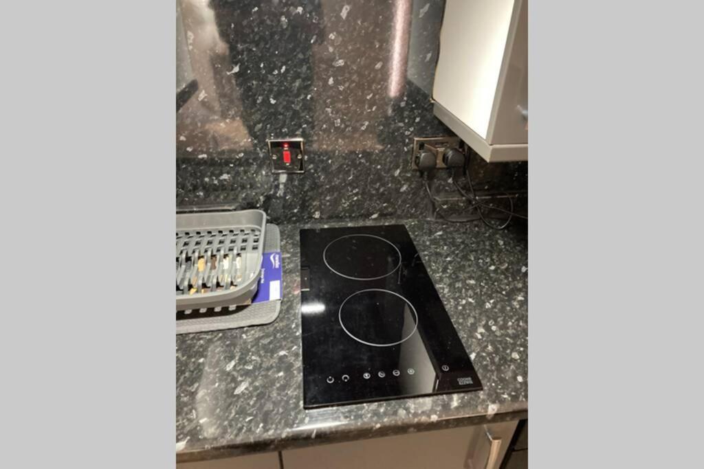 Apartment The Annex Self Catering Wifi Private Parking Bkng