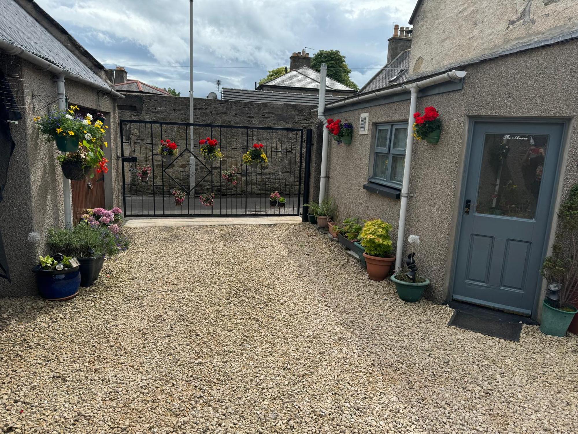 The Annex Self Catering Wifi Private Parking Bkng Keith